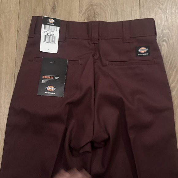 Dickies Skateboarding Pants Mens 33x34 Maroon Regular Fit Twill Skate Chino NEW - Picture 4 of 10